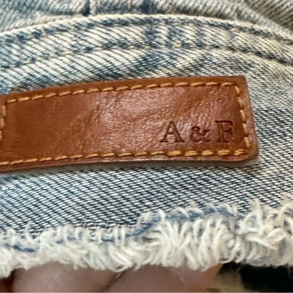 🔆 Abercrombie & Fitch Cropped Patchwork Denim Jacket - Small